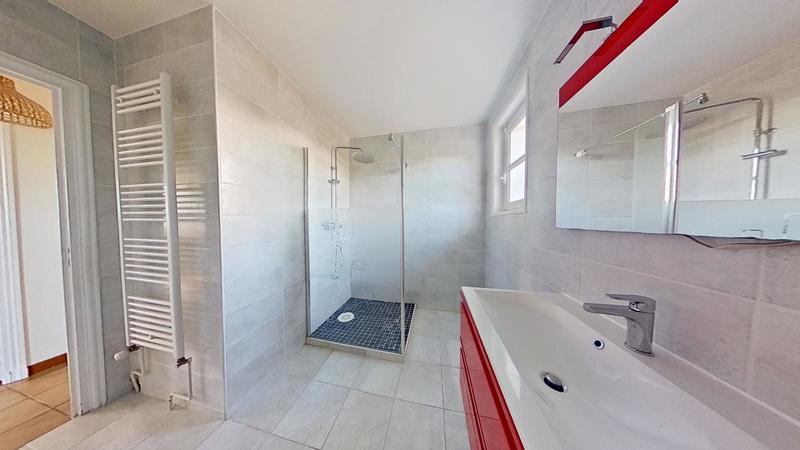 Maison - 214 m² - 5 pièces