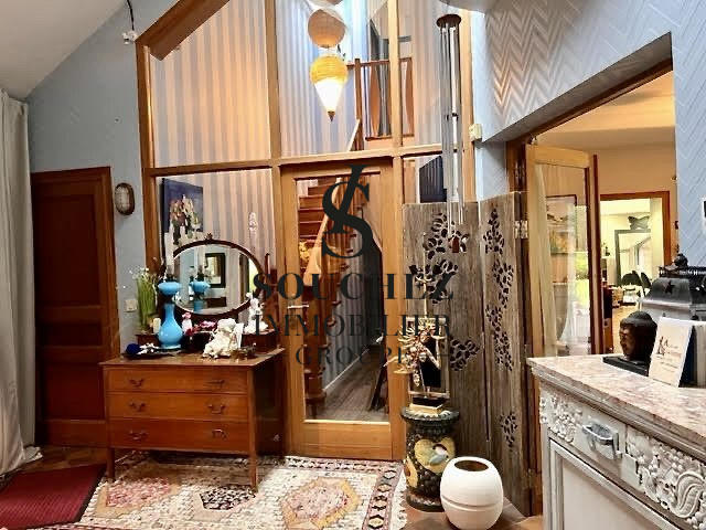 Maison - 339 m² - 10 pièces