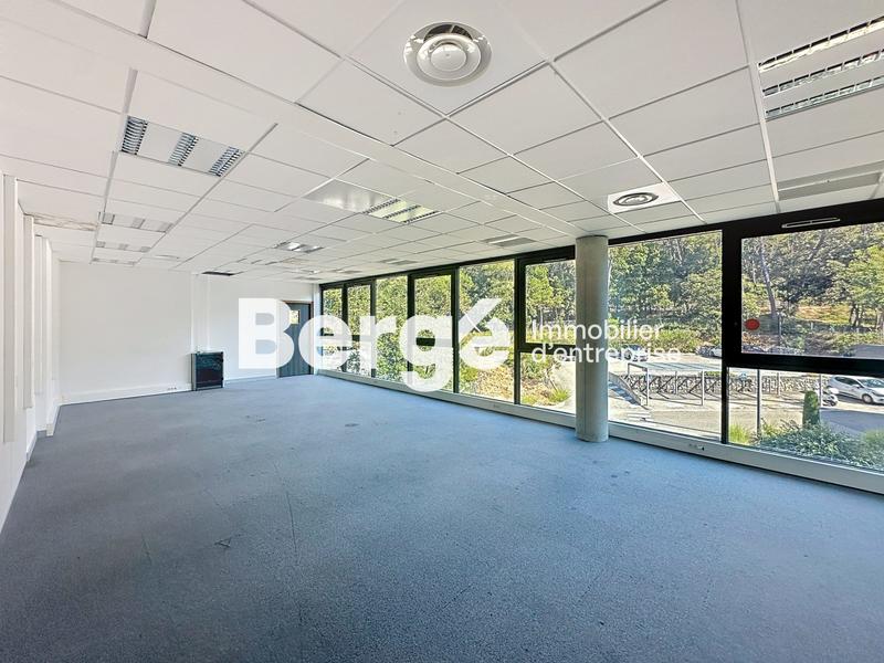 Bureau - 1 212 m²