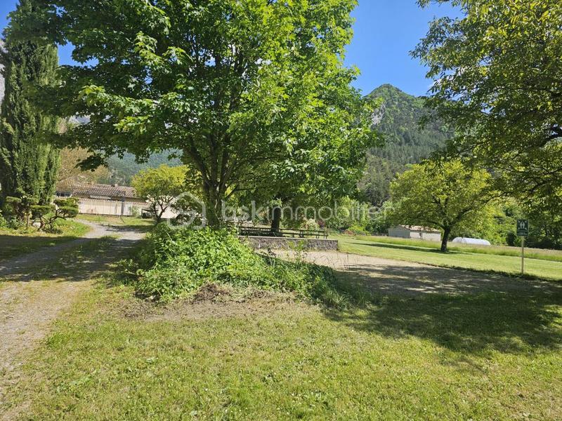 Appartement - 700 m² - 20 pièces