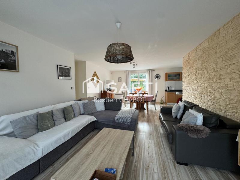 Maison - 99 m² - 6 pièces