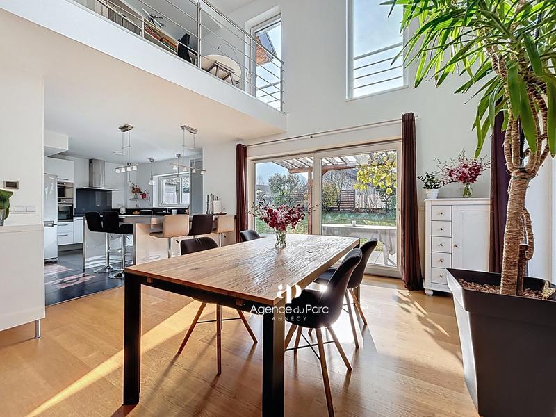 Maison - 165 m² - 6 pièces