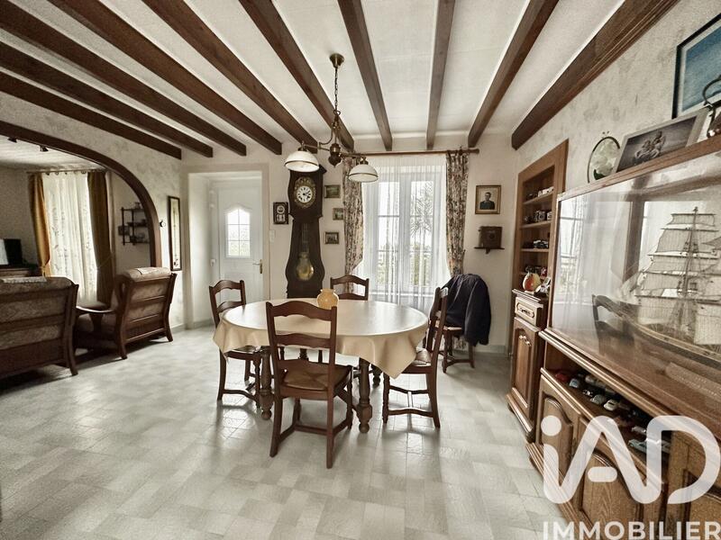 Maison - 200 m² - 9 pièces