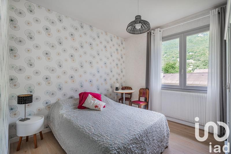 Maison - 181 m² - 8 pièces