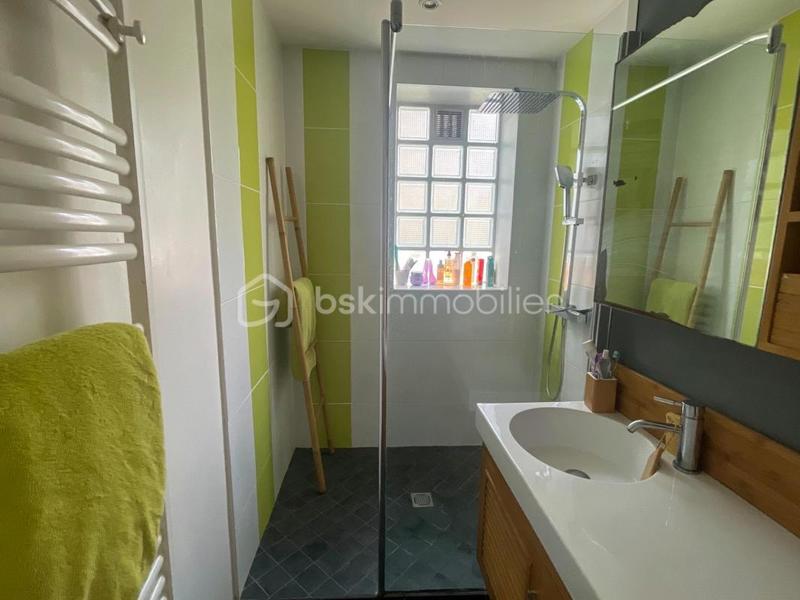 Maison - 187 m² - 7 pièces