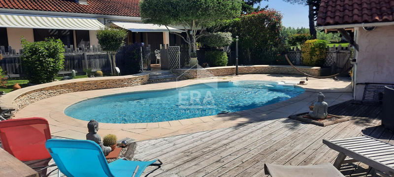 Maison - 180 m² - 6 pièces