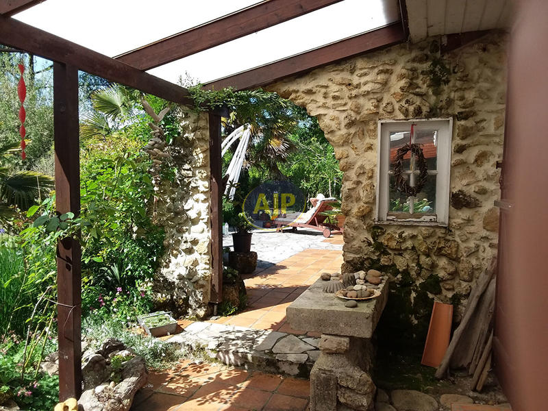 Maison - 204 m² - 6 pièces