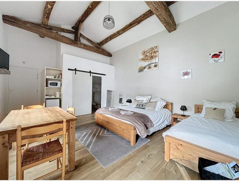 Propriété - 440 m² - 22 pièces