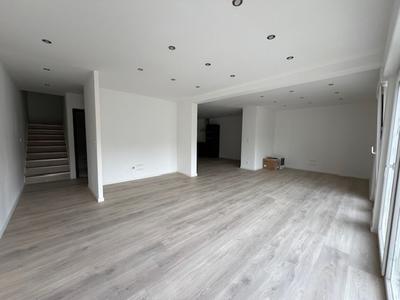 Maison jumelée - 121 m² - 5 pièces