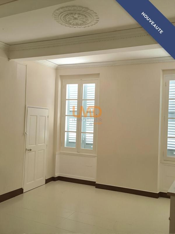 Immeuble - 225 m² - 8 pièces