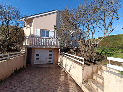 Maison - 140 m² - 5 pièces