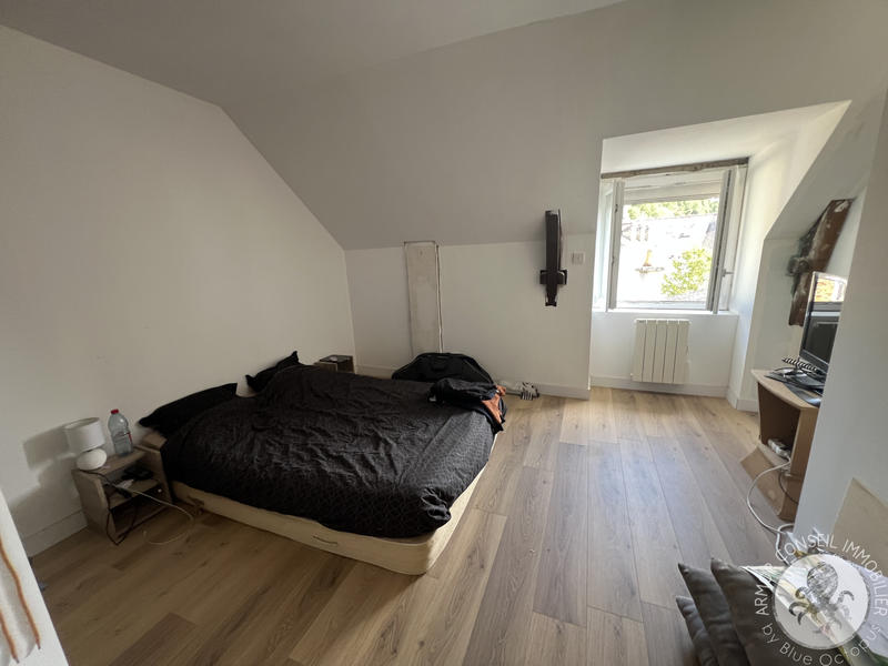 Maison - 134 m² - 10 pièces