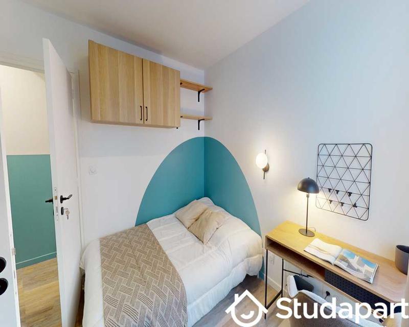 Chambre - 90 m² - 1 pièce