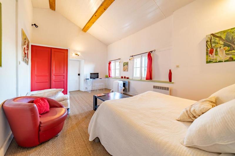 Maison - 480 m² - 13 pièces