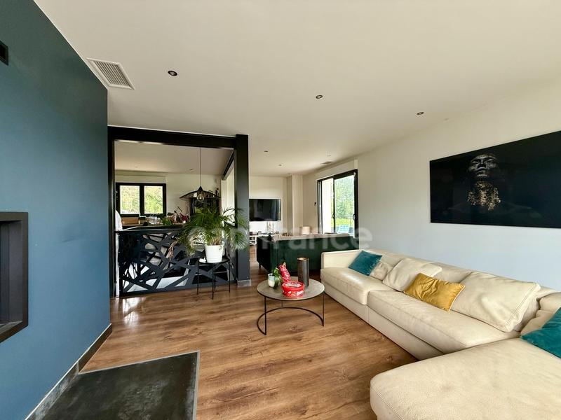 Maison - 207 m² - 7 pièces