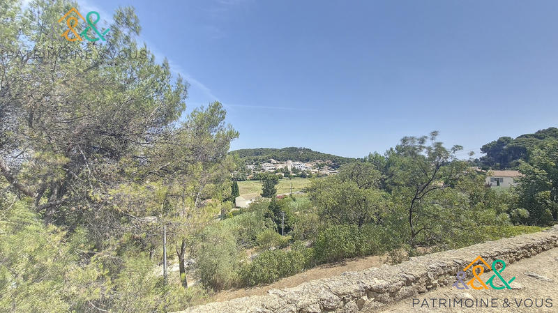 Maison - 250 m² - 8 pièces