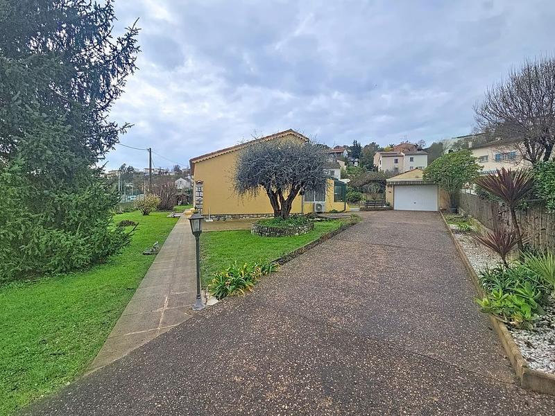 Maison - 140 m² - 7 pièces