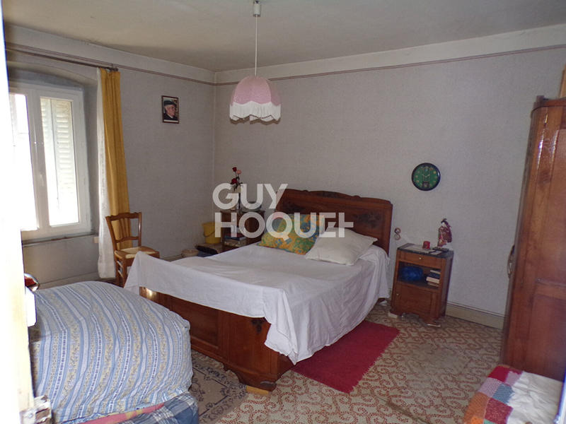 Maison - 250 m² - 12 pièces