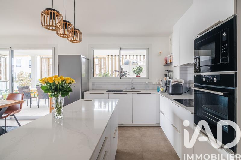 Appartement - 93 m² - 4 pièces