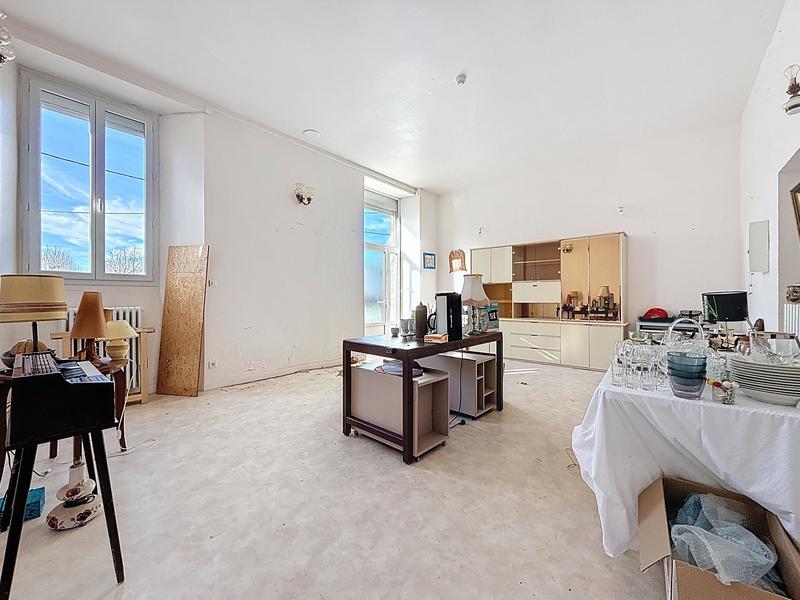 Maison ancienne - 302 m² - 12 pièces