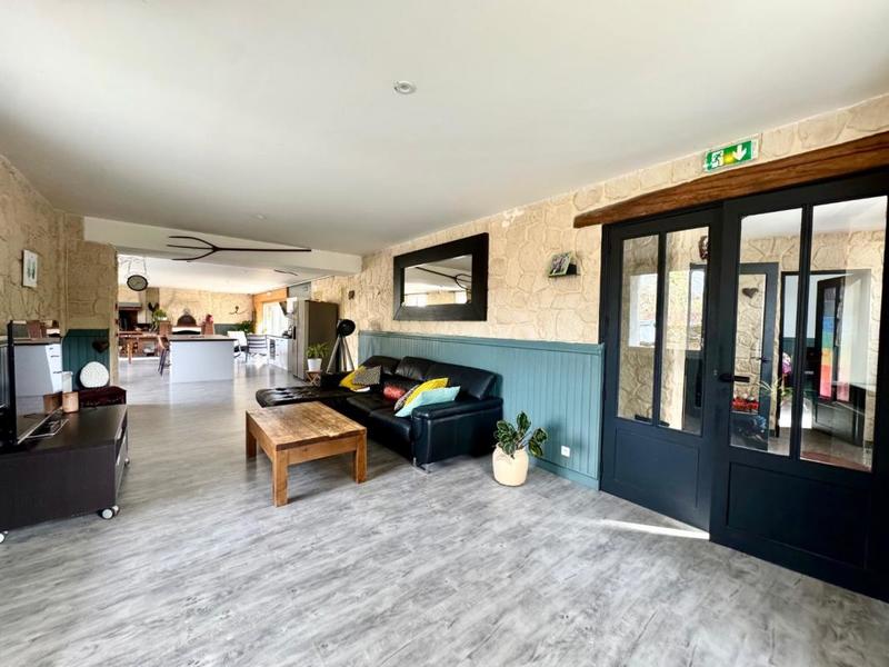 Maison - 400 m² - 15 pièces