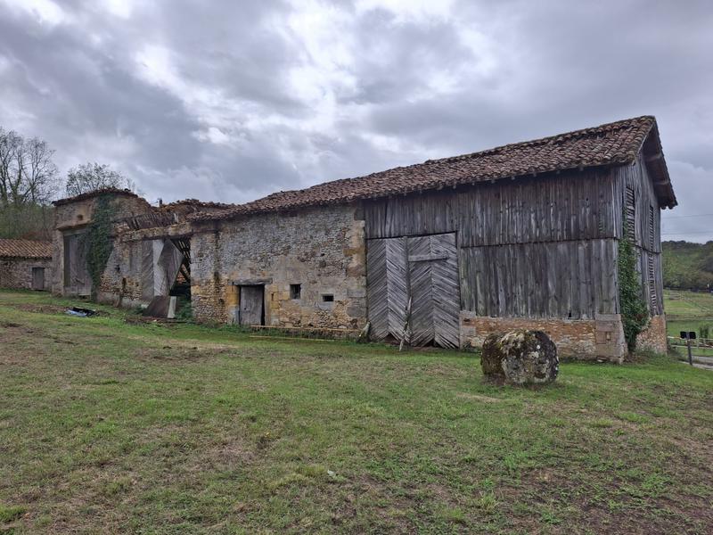 Maison traditionnelle - 77 m² - 2 pièces