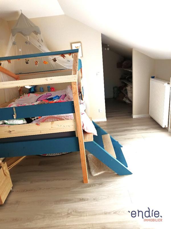 Maison - 200 m² - 8 pièces