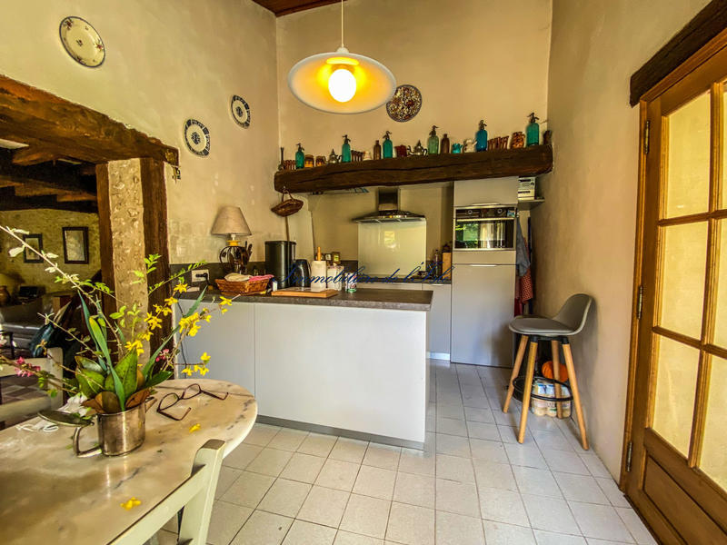 Maison - 300 m² - 11 pièces