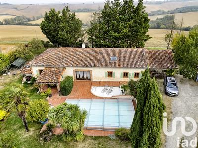 Maison - 200 m² - 6 pièces