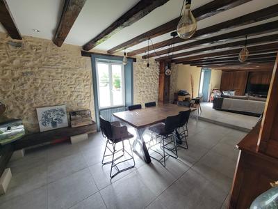 Demeure - 298 m² - 11 pièces