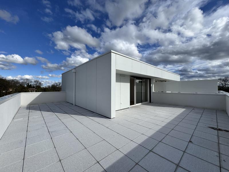 Appartement - 99 m² - 5 pièces