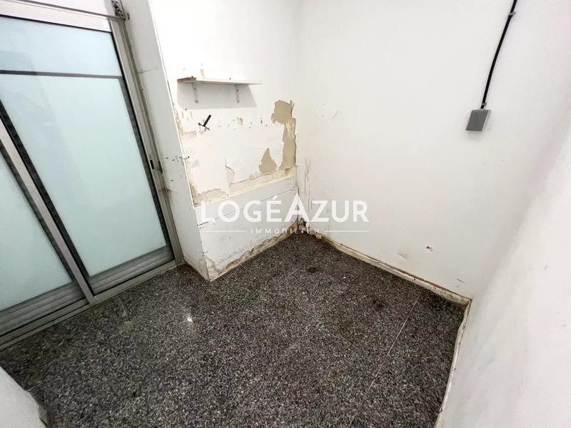 Local commercial - 30 m² - 2 pièces
