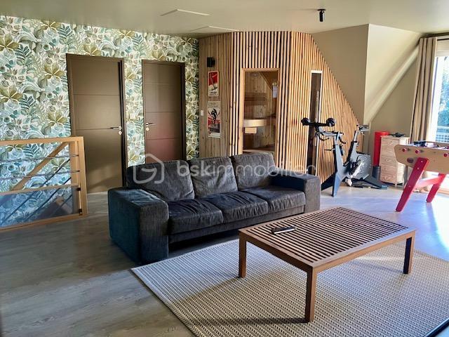 Maison - 200 m² - 6 pièces