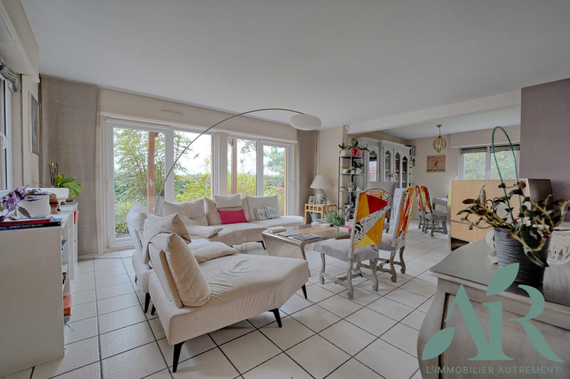 Maison - 268 m² - 5 pièces