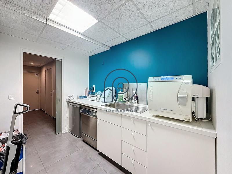 Local d'activités - 167 m²