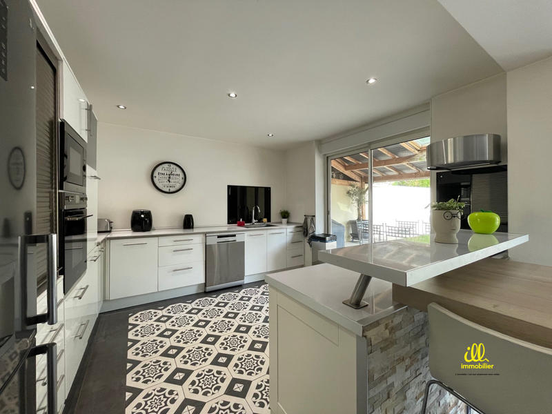 Maison - 188 m² - 6 pièces