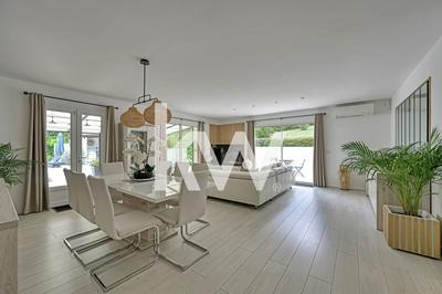 Villa - 143 m² - 4 pièces