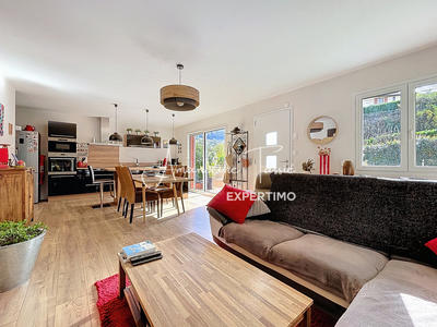 Maison - 94 m² - 4 pièces