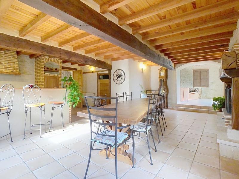 Maison - 252 m² - 5 pièces