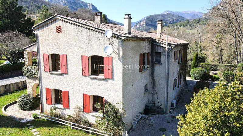 Villa - 230 m² - 8 pièces