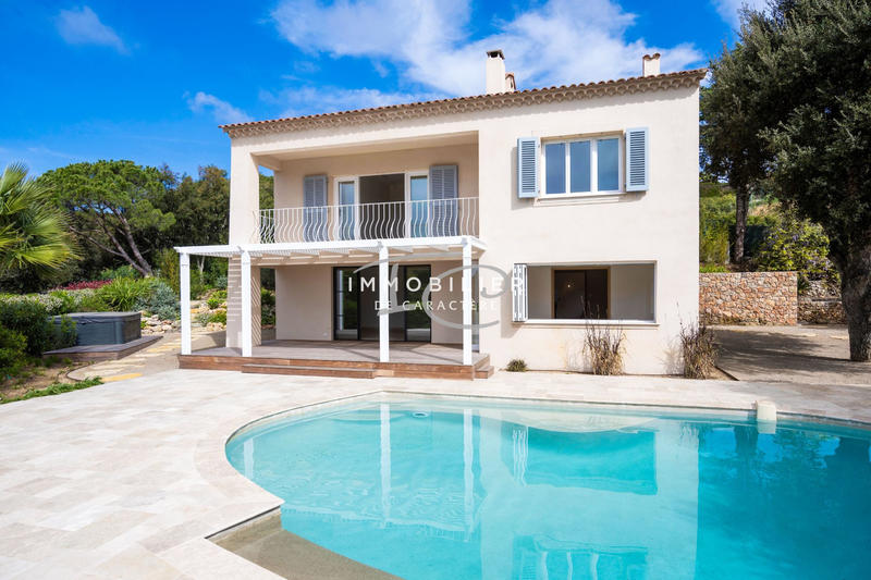 Maison - 225 m² - 8 pièces