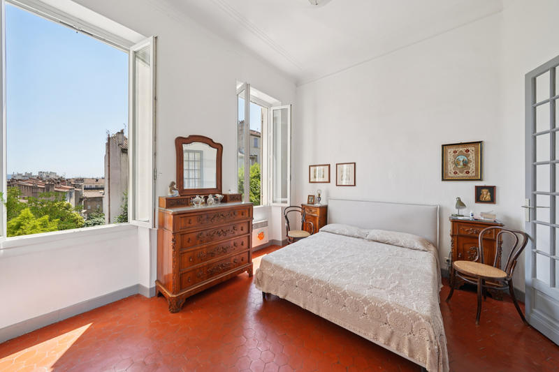 Immeuble - 340 m² - 14 pièces