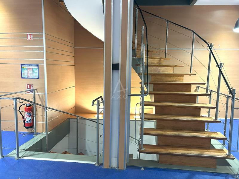 Immeuble de bureaux - 681 m²