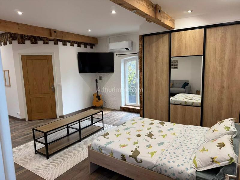 Maison - 595 m² - 5 pièces