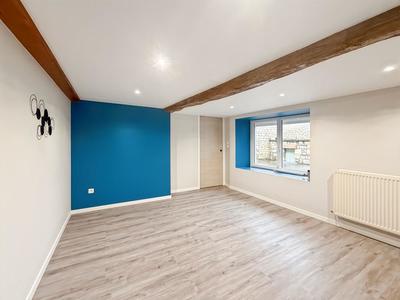 Maison - 205 m² - 9 pièces