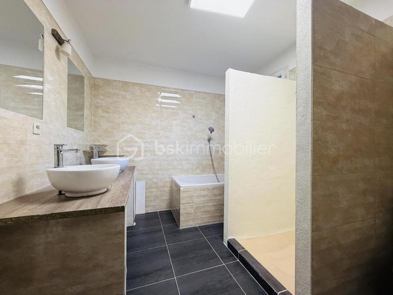 Villa - 336 m² - 12 pièces