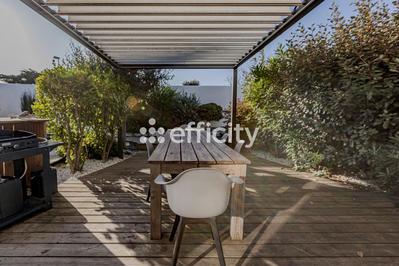 Maison - 170 m² - 9 pièces