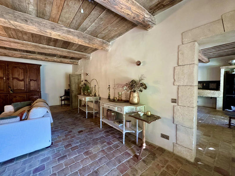 Maison traditionnelle - 252 m² - 7 pièces