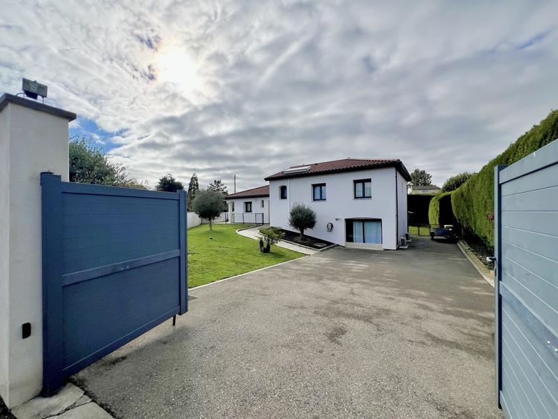 Maison - 164 m² - 8 pièces