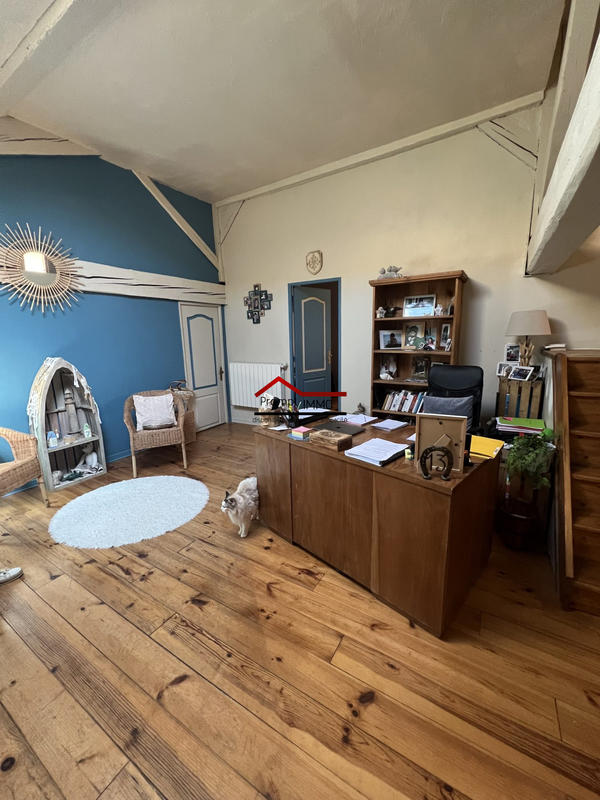 Maison - 256 m² - 4 pièces